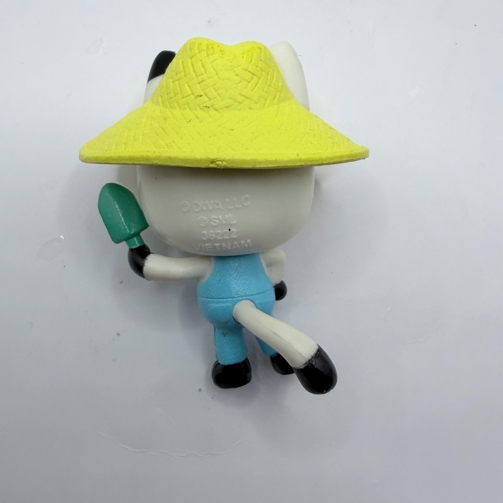 Gabbys Dollhouse Pandy Cute Cat Figurine with Straw Hat and Shovel cake topper - Picture 5 of 7